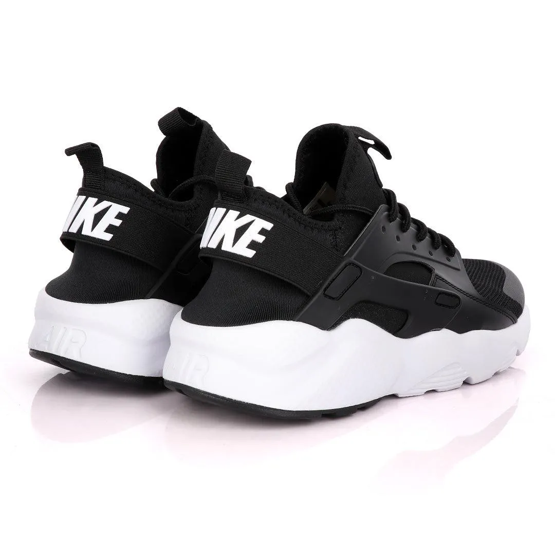 NK Huarache Ultra Black And White Sneakers